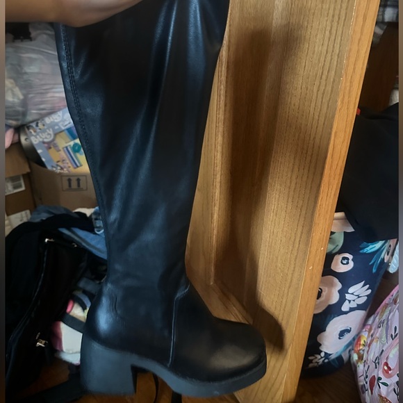 BERKLEIGH BLACK STEVE MADDEN PLATFORM BOOTS - Picture 2 of 3